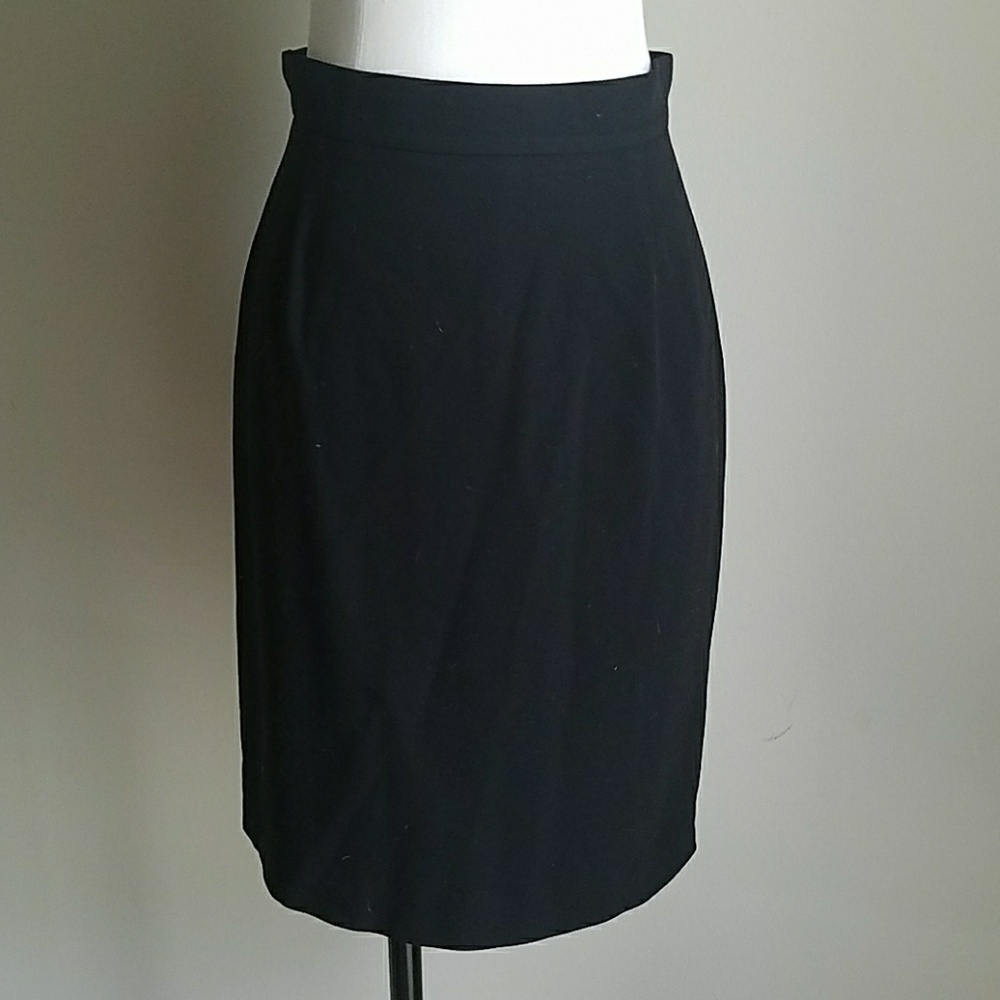 ❤️ Black zip up Prada skirt